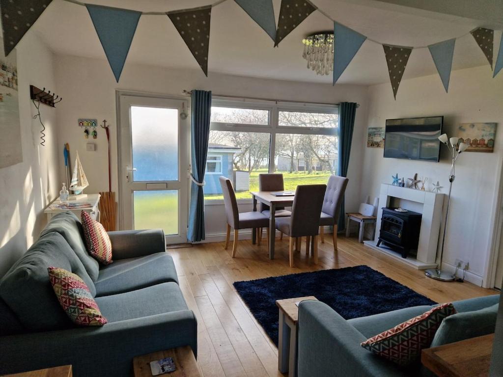 Caldon Holiday Chalet Sleeps 4 In Dartmouth Wifi Electric Inc Pet Friendly Exterior foto